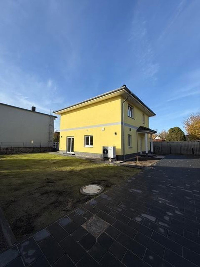 Einfamilienhaus zur Miete 3.000 € 4 Zimmer 143 m²<br/>Wohnfläche 450 m²<br/>Grundstück Mahlsdorf Berlin 12623