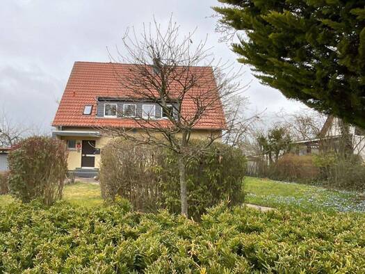 Einfamilienhaus zur Miete 1.600 € 6 Zimmer 180 m² 1.100 m² Grundstück frei ab 01.06.2026 Petersberg 36100