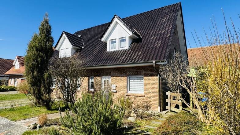 Doppelhaushälfte zum Kauf 239.000 € 3 Zimmer 97 m² 278 m² Grundstück Wiek Wiek 18556