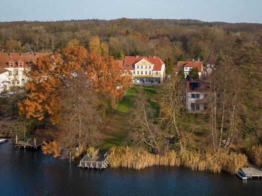 Mehrfamilienhaus zum Kauf als Kapitalanlage geeignet 990.000 € 14 Zimmer 288,2 m² 1.000 m² Grundstück Wriezener Straße 3 Buckow 15377