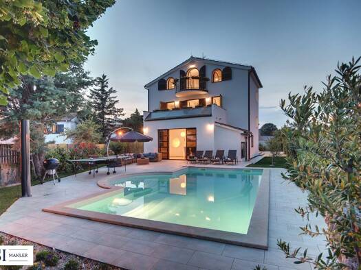 Haus zum Kauf 11 Zimmer 368,6 m² 800 m² Grundstück Ulica Matije Vlacica Flaciusa 57 Fažana 52212