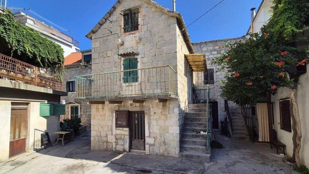 Haus zum Kauf 298.000 € 2 Zimmer 70 m² Kastela
