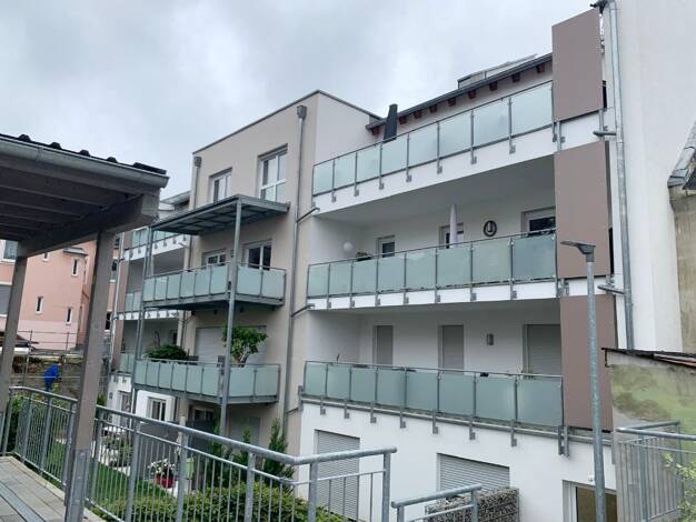 Wohnung zur Miete 1.250 € 3 Zimmer 104,2 m² 1. Geschoss frei ab 01.12.2025 Innenstadt Hof 95028