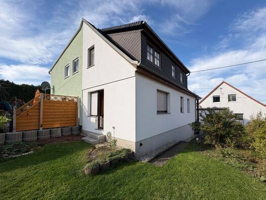 Doppelhaushälfte zur Miete 650 € 2,5 Zimmer 65 m² 190 m² Grundstück Freital Freital 01705