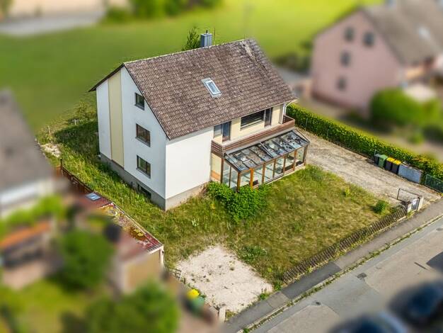 Mehrfamilienhaus zum Kauf 545.000 € 12 Zimmer 306 m² 695 m² Grundstück Weinzierlein Zirndorf 90513