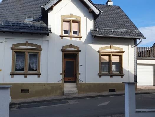 Einfamilienhaus zum Kauf provisionsfrei 134.000 € 7 Zimmer 150 m² 402 m² Grundstück Einöllen 67753