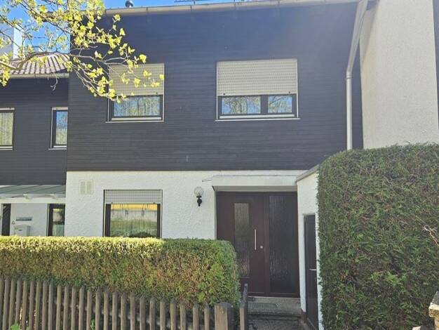 Reihenmittelhaus zum Kauf 770.000 € 5 Zimmer 125 m² 225 m² Grundstück frei ab sofort Unterpfaffenhofen Germering, Oberbayern 82110