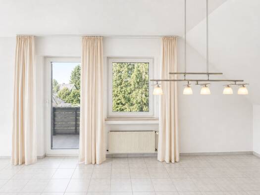 Wohnung zum Kauf 215.000 € 3 Zimmer 83 m² frei ab sofort Bergisch Neukirchen Leverkusen 51381