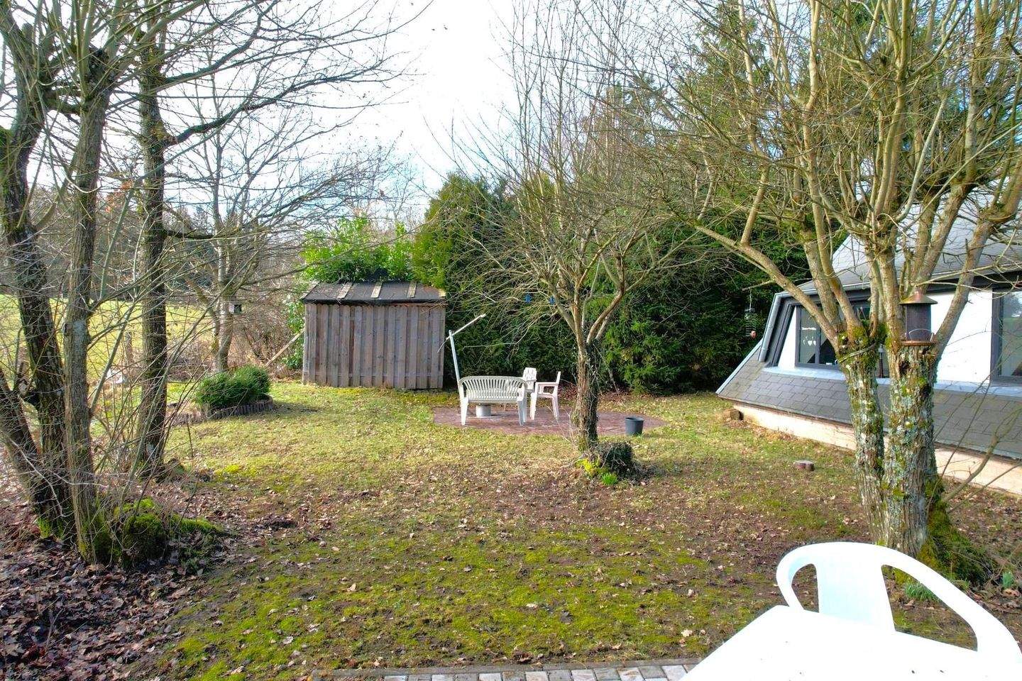 Immobilie in Gerolstein - Gut gepflegter, ruhig gelegener Ferienbungalow mit Terrasse und Gartenhaus in Gerolstein-Hinterhausen - Bild 3