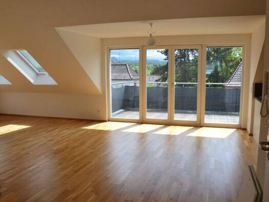 Terrassenwohnung zur Miete 1.450 € 3,5 Zimmer 104 m² 2 Geschosse frei ab 01.03.2026 Nürtingen 72622