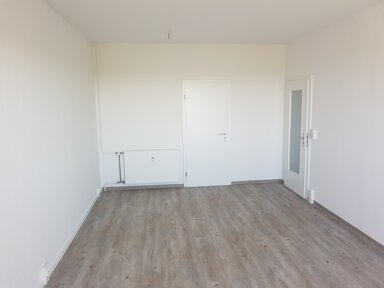 Wohnung zur Miete 416 € 4 Zimmer 77 m² 5. Geschoss frei ab sofort Dr.-Külz-Str. 27 Großenhain Großenhain 01558