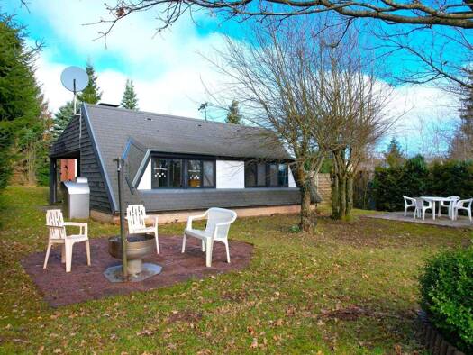 Bungalow zum Kauf 155.000 € 4 Zimmer 60 m² 519 m² Grundstück frei ab sofort Hillenseifen 55 Hinterhausen Gerolstein 54568