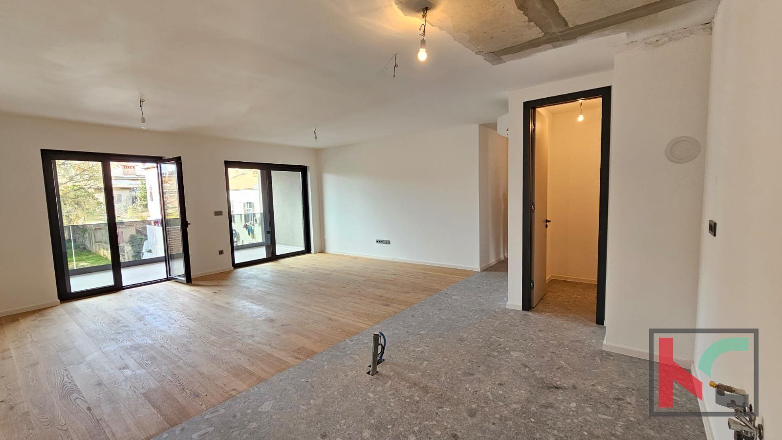 Wohnung zum Kauf 471.000 € 4 Zimmer 131 m²<br/>Wohnfläche 1.<br/>Geschoss Center 52100