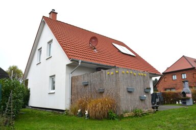 Einfamilienhaus zum Kauf 335.000 € 4 Zimmer 106,7 m² 523 m² Grundstück Warnitz Schwerin 19057