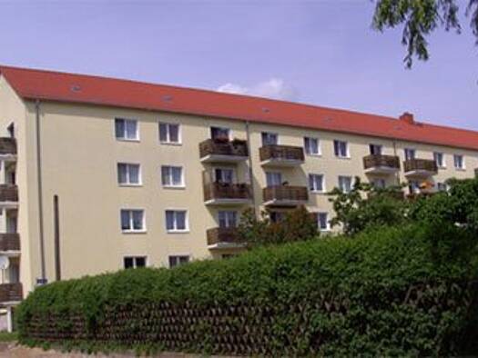 Wohnung zur Miete 320 € 3 Zimmer 60 m² frei ab sofort Straße der OdF Spergau Leuna 06237
