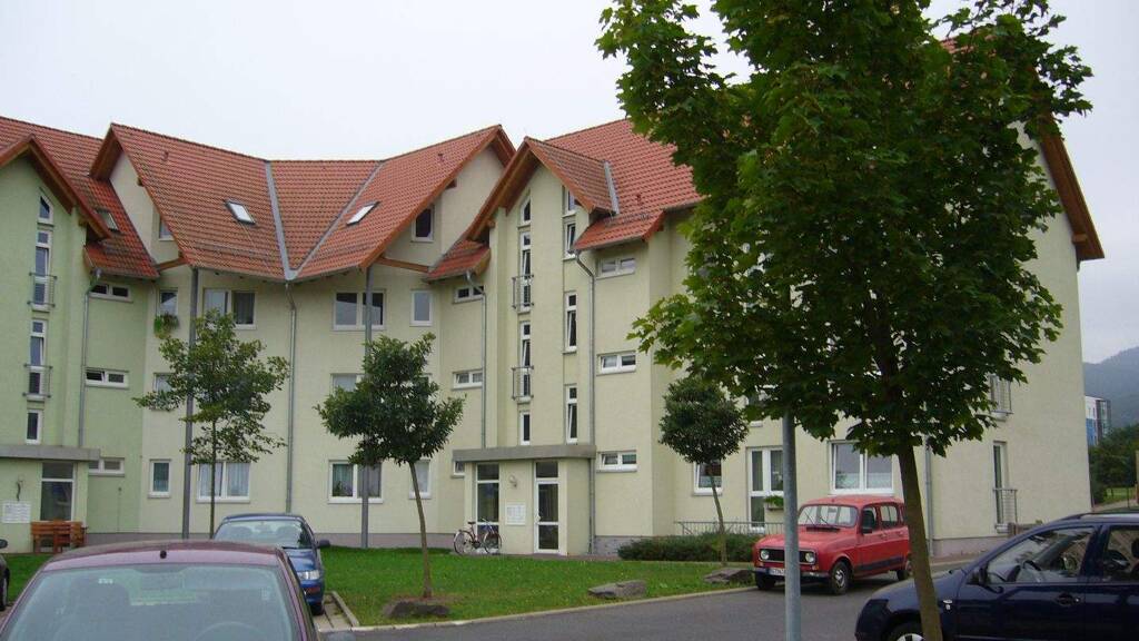 Wohnung zur Miete 400 € 2 Zimmer 55 m² 3. Geschoss frei ab sofort Gladenbacher Straße 16 Tabarz 99891