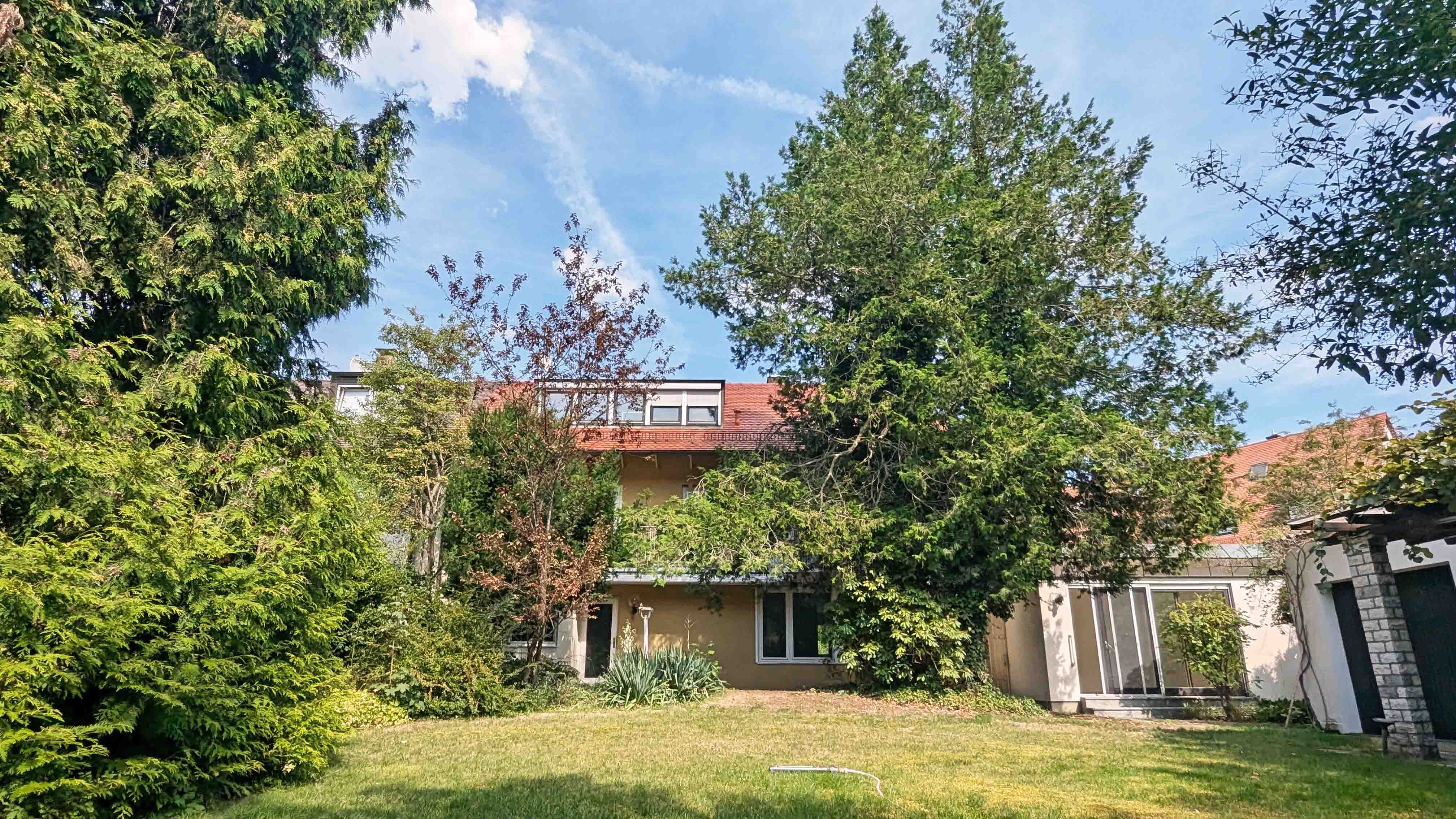 Haus zum Kauf 885.000 € 12 Zimmer 316 m²<br/>Wohnfläche 711 m²<br/>Grundstück Marienberg Nürnberg 90411