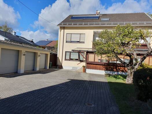 Wohnung zur Miete 1.000 € 4,5 Zimmer 134 m² 1. Geschoss frei ab sofort Rosenstraße 2 a Waldkraiburg Waldkraiburg 84478