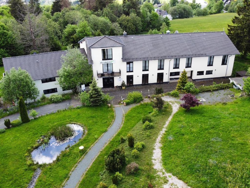 Hotel zum Kauf 875.000 € 18.632 m²<br/>Grundstück Neuastenberg Winterberg-Neuastenberg 59955