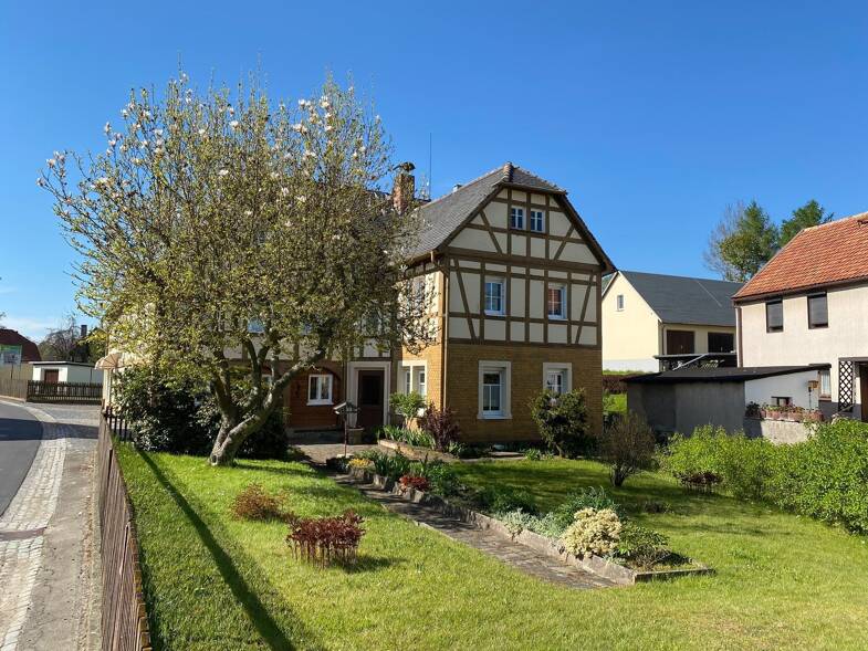 Mehrfamilienhaus zum Kauf 82.000 € 7 Zimmer 190 m² 930 m² Grundstück Schlegel Schlegel 02788