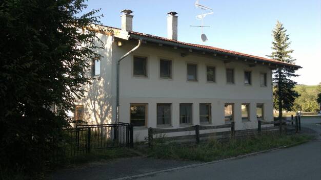 Einfamilienhaus zum Kauf provisionsfrei 540.000 € 9 Zimmer 200 m² 2.277 m² Grundstück Hauptstraße 12 Steinbach Stötten am Auerberg 87675