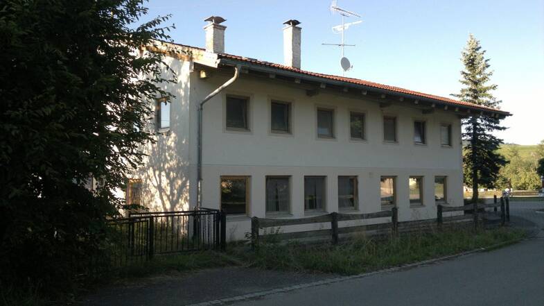 Einfamilienhaus zum Kauf provisionsfrei 540.000 € 9 Zimmer 200 m² 2.277 m² Grundstück Hauptstraße 12 Steinbach Stötten am Auerberg 87675