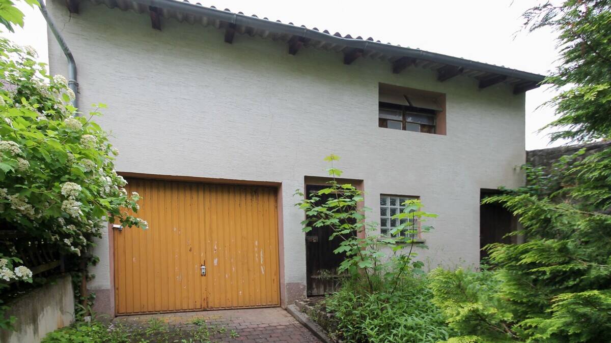 Immobilie in Eiterfeld - Projekt für Macher: Großzügiges Anwesen mit Entwicklungsmöglichkeiten in Eiterfeld- Ufhausen - Bild 2