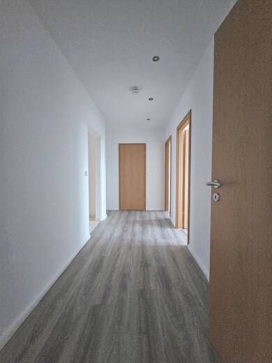 Studio zur Miete 564 € 4 Zimmer 96 m² 3. Geschoss Marie-Tilch-Straße 15 Hutholz 645 Chemnitz 09123