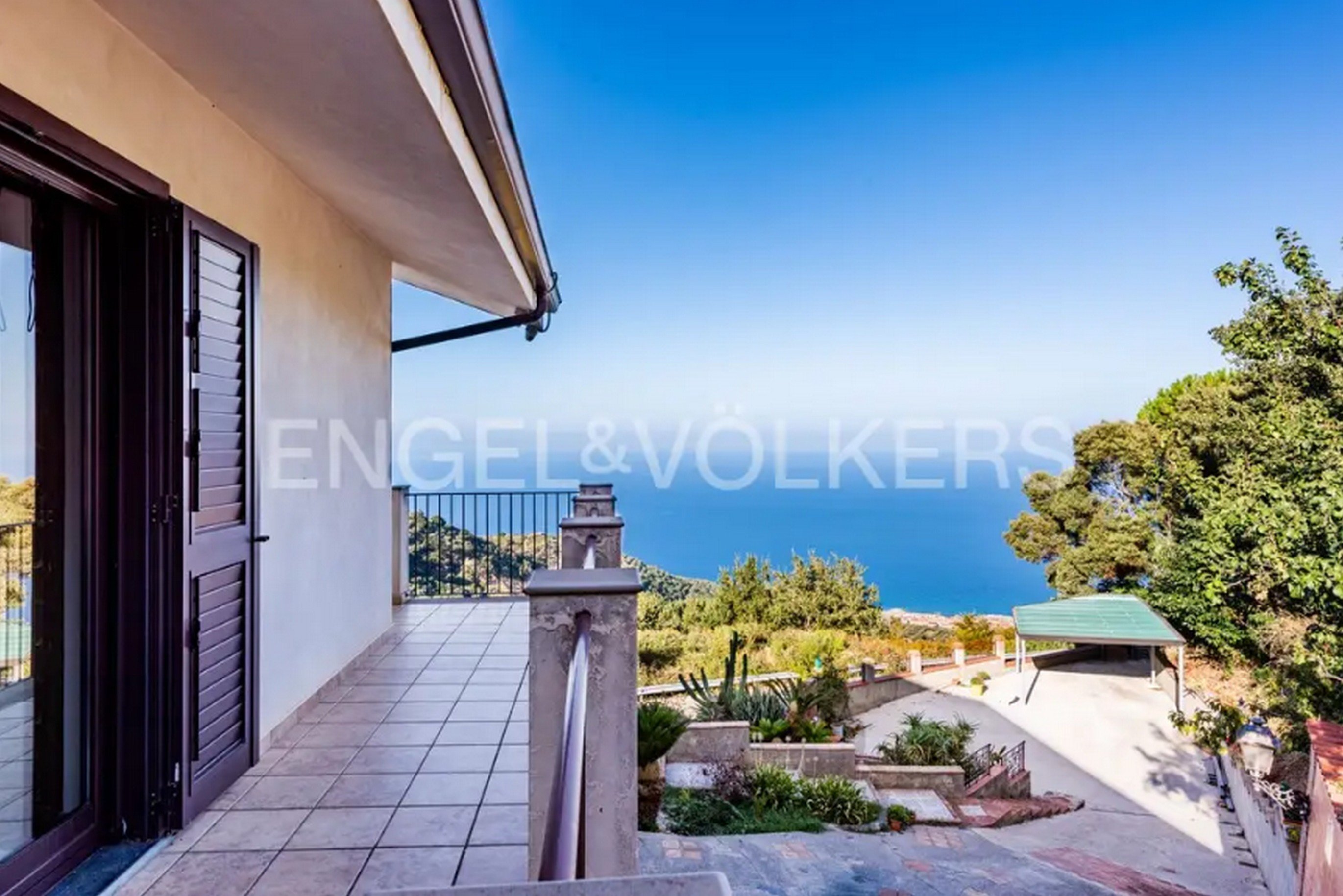 Villa zum Kauf 330.000 € 6 Zimmer 195 m²<br/>Wohnfläche 1.300 m²<br/>Grundstück ab sofort<br/>Verfügbarkeit Gioiosa Marea