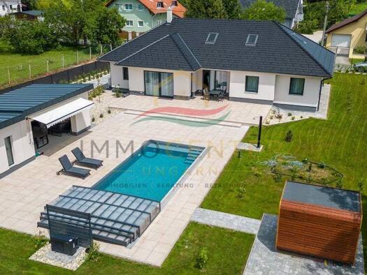Villa zum Kauf 1.000.000 € 4 Zimmer 185 m² 2.040 m² Grundstück Balatonygyörök 8313