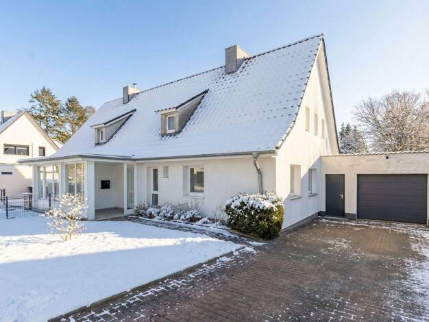 Haus zum Kauf 230.000 € 4 Zimmer 95 m² 917 m² Grundstück Bad Schwartau 23611