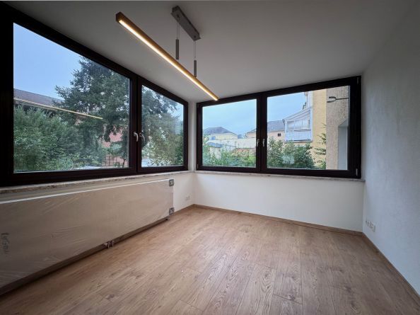 Praxis zur Miete 2.200 € 5 Zimmer 125 m²<br/>Bürofläche Innerer Osten Regensburg 93055