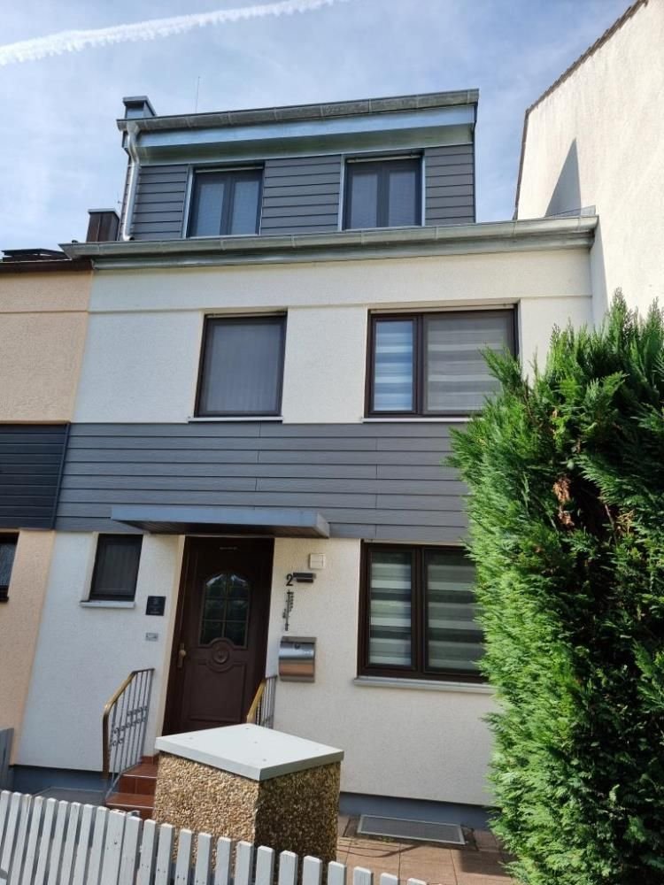 Reihenmittelhaus zum Kauf 449.000 € 5,5 Zimmer 139 m²<br/>Wohnfläche 201 m²<br/>Grundstück Am Wasserturm 2 Buchschwabach Roßtal 90574