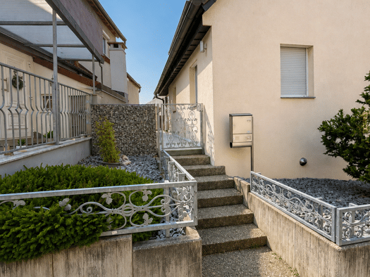 Einfamilienhaus zum Kauf 579.000 € 6,5 Zimmer 142 m² 180 m² Grundstück Plochingen 73207