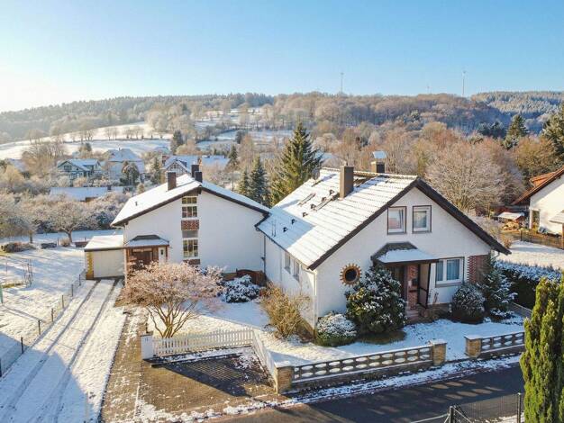 Einfamilienhaus zum Kauf 319.000 € 9 Zimmer 230 m² 1.993 m² Grundstück Hönebach Wildeck 36208