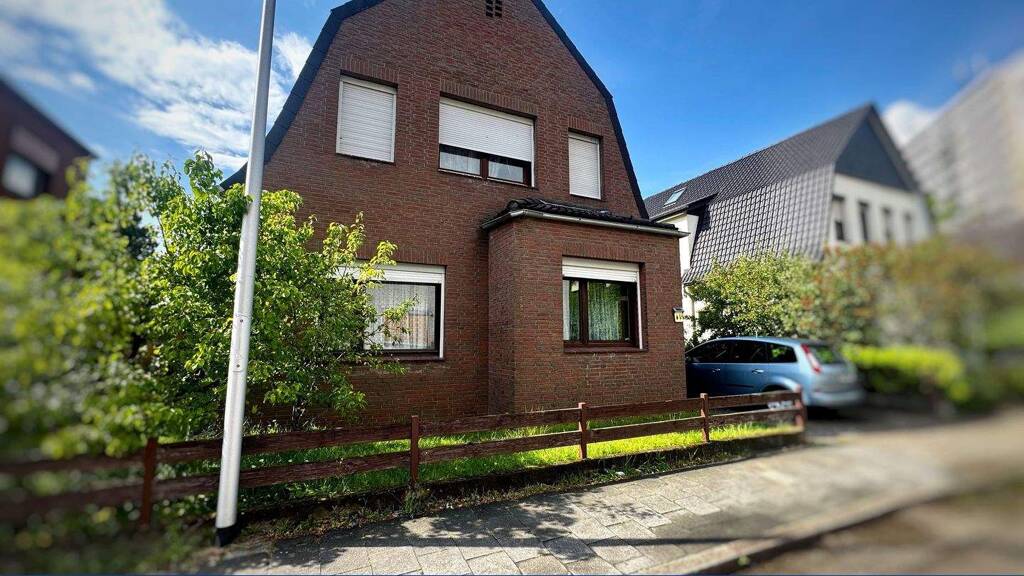 Mehrfamilienhaus zum Kauf 319.000 € 6 Zimmer 146,2 m² 427 m² Grundstück Mitte Delmenhorst 27749