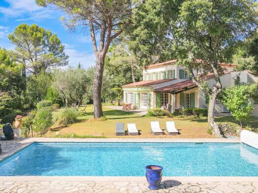 Einfamilienhaus zum Kauf 1.400.000 € 275 m² 4.600 m² Grundstück André Theuriet MONTAUROUX 83440