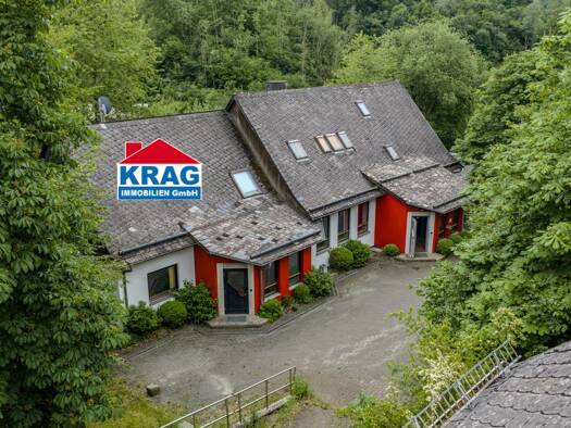 Haus zum Kauf 250.000 € 14 Zimmer 334 m² 7.800 m² Grundstück Untergasse 14 Wallenfels Siegbach 35768