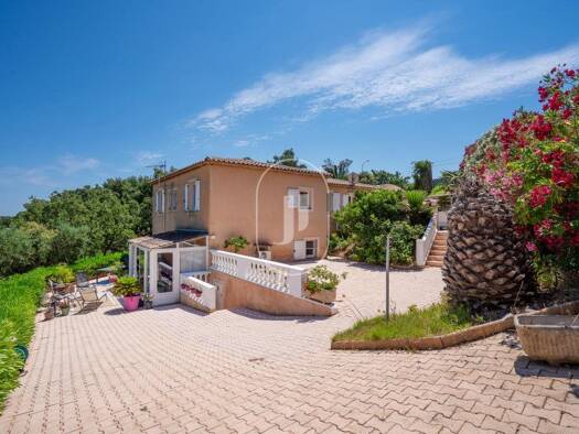 Haus zum Kauf 890.000 € 174 m² 1.500 m² Grundstück Ville-Les Saquedes-Le Bouillonnet Sainte-Maxime 83120