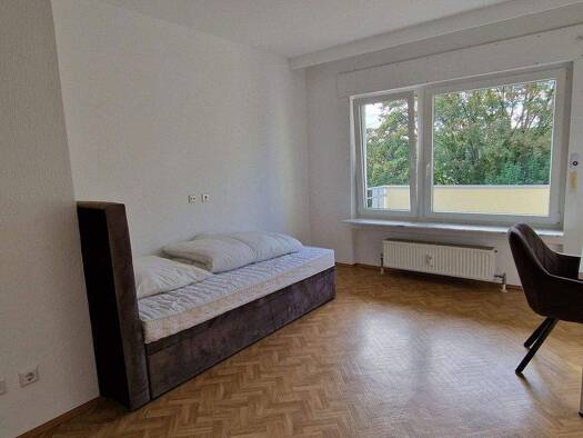 WG-Zimmer zur Miete Wohnen auf Zeit 390 € 15 m² 1. Geschoss frei ab sofort Pleidelsheim 74385