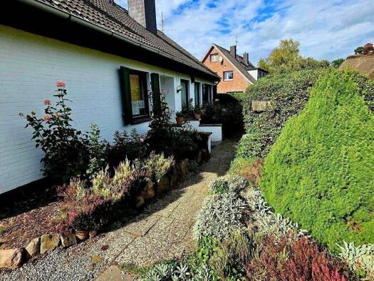 Einfamilienhaus zum Kauf 469.000 € 5,5 Zimmer 144,6 m² 785 m² Grundstück frei ab sofort Hittfeld Seevetal 21218