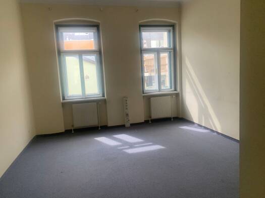Bürofläche zur Miete 1.090 € 7 Zimmer Neunkirchen 2620