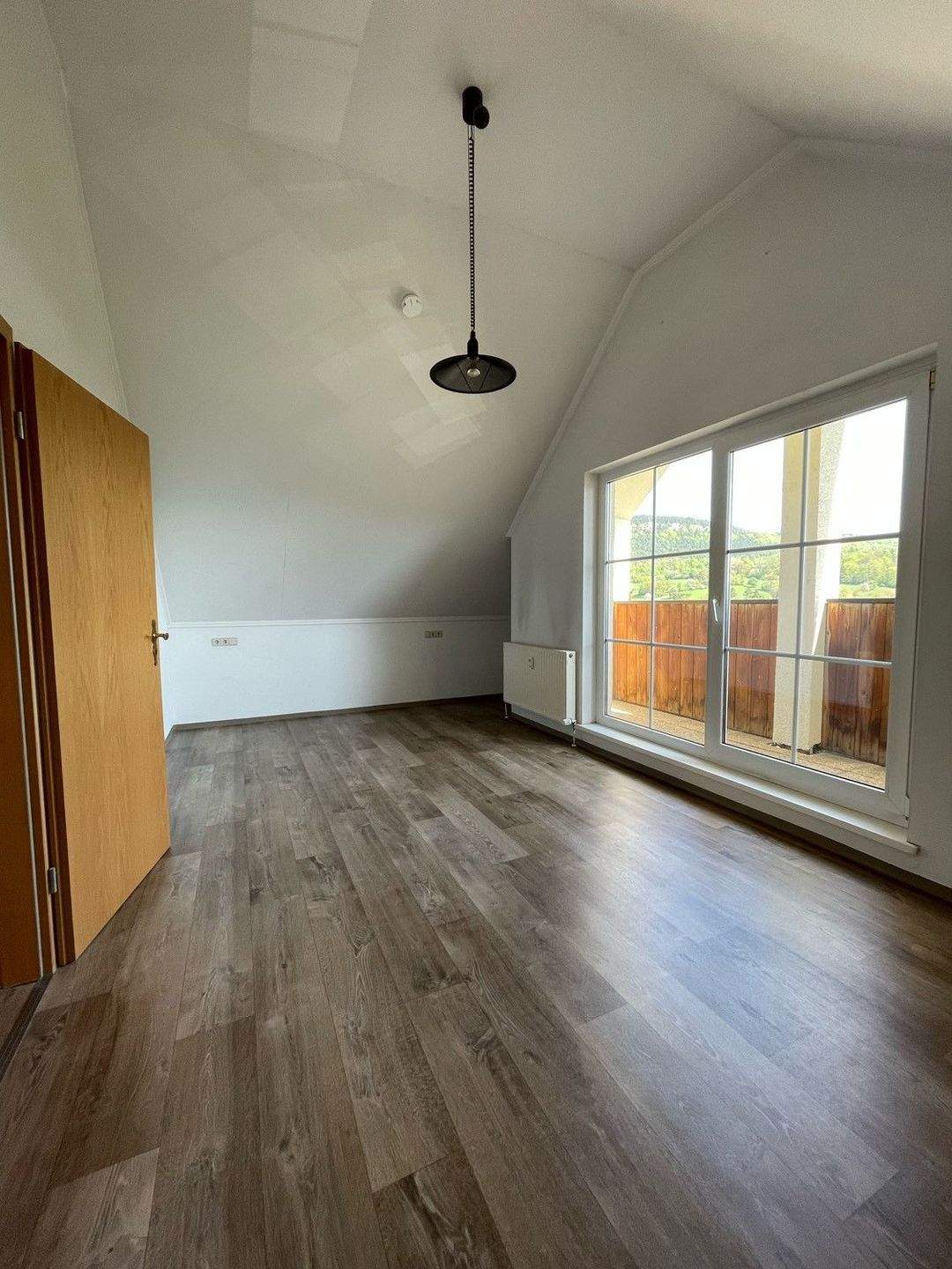 Immobilie in Wutha-Farnroda - ALS KAPITALANLAGE IDEAL: große 2-Raumwohnung im Dachgeschoss mit Balkon und Tiefgaragenstellplatz Nähe Eisenach - Bild 4