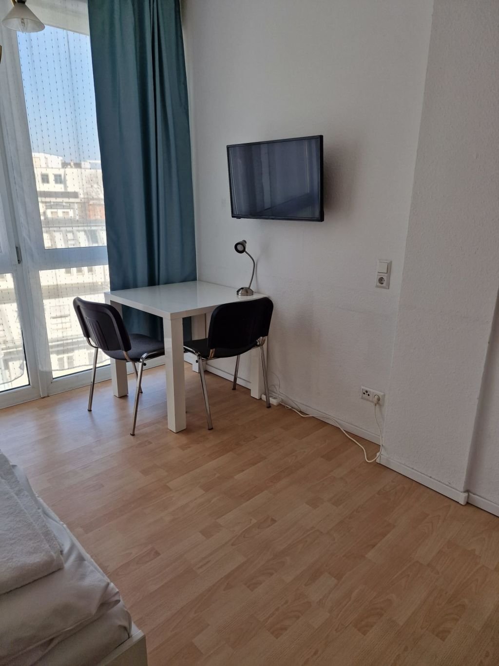 Wohnung zur Miete Wohnen auf Zeit 1.566 € 1 Zimmer 25 m²<br/>Wohnfläche ab sofort<br/>Verfügbarkeit Marienstraße Rathaus Stuttgart 70178