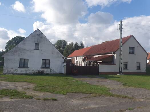 Einfamilienhaus zum Kauf 78.000 € 3 Zimmer 66 m² 1.599 m² Grundstück frei ab sofort Bomsdorf Uebigau-Wahrenbrück 04938