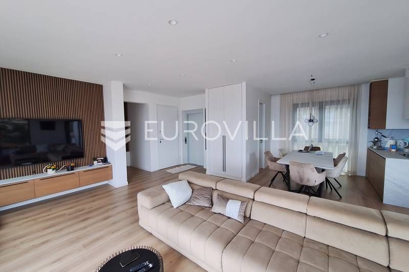 Wohnung zur Miete 4.000 € 3 Zimmer 250 m²<br/>Wohnfläche 3.<br/>Geschoss Veprinacki put Opatija center 51212