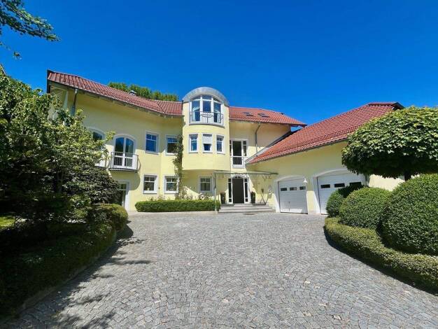 Villa zum Kauf 11 Zimmer 328 m² 4.280 m² Grundstück Marktl 84533