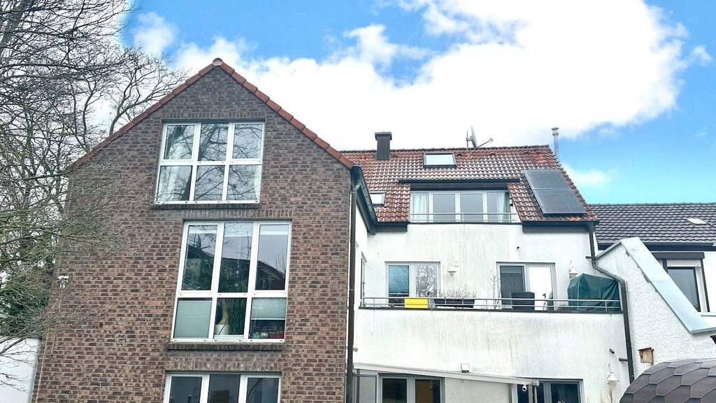 Gut geschnittene Dachgeschosswohnung in beliebter Wohnlage