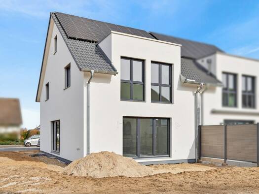 Doppelhaushälfte zum Kauf - Erstbezug provisionsfrei 779.000 € 5 Zimmer 127 m² 273 m² Grundstück frei ab sofort Spöck Stutensee 76297