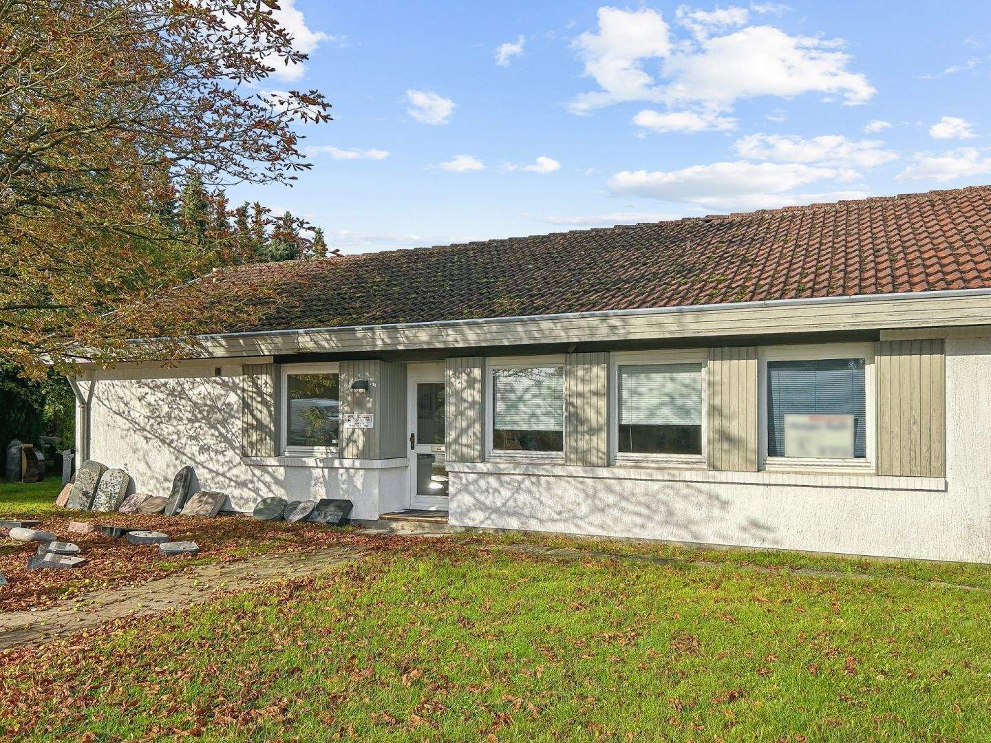 Immobilie in Bad Segeberg - Viel Platz zum Wohnen und Arbeiten in Bad Segeberger Gewerbegebiet - Bild 2